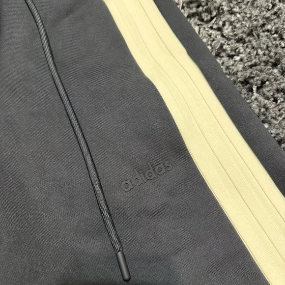Fear of God Athletics Fleece Sweatpant in black